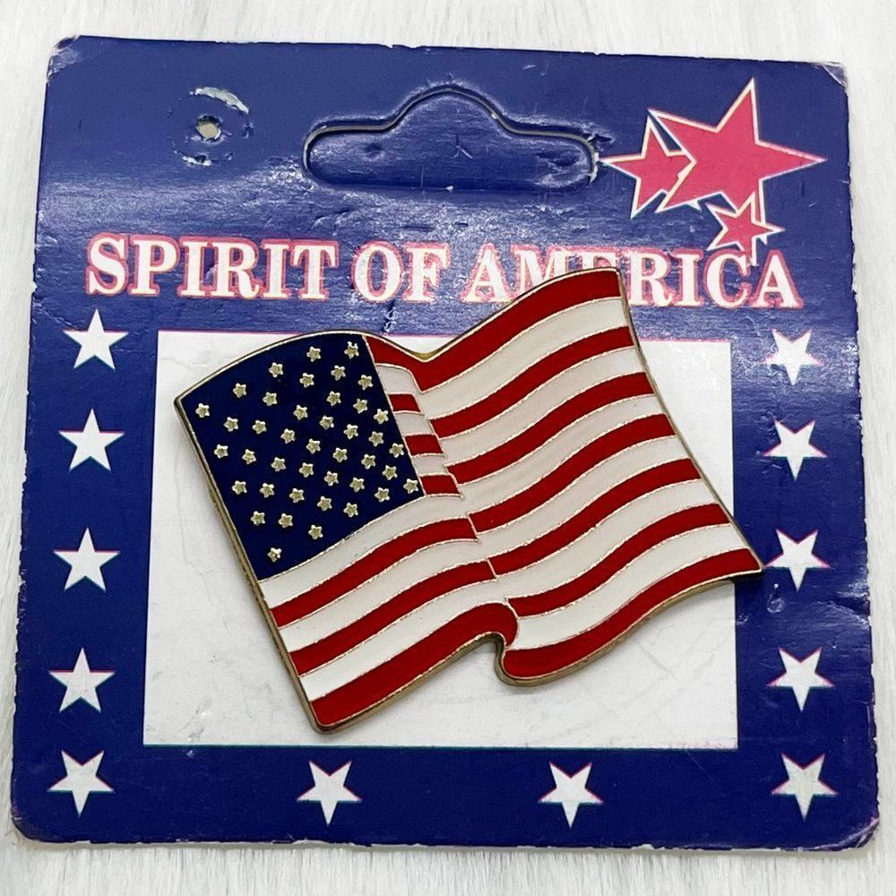 🔮 5/$25 Waving American Flag‎ Pin
